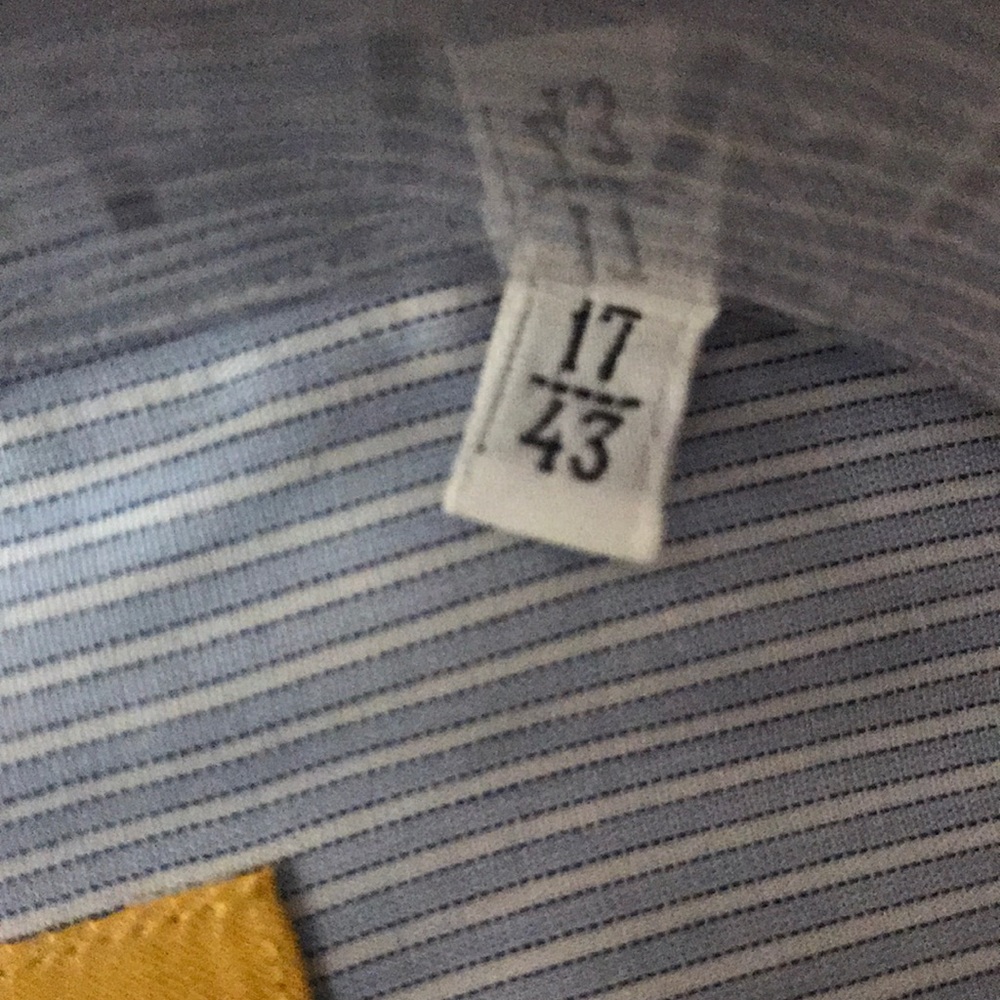 Men’s button down - Picture 4 of 4
